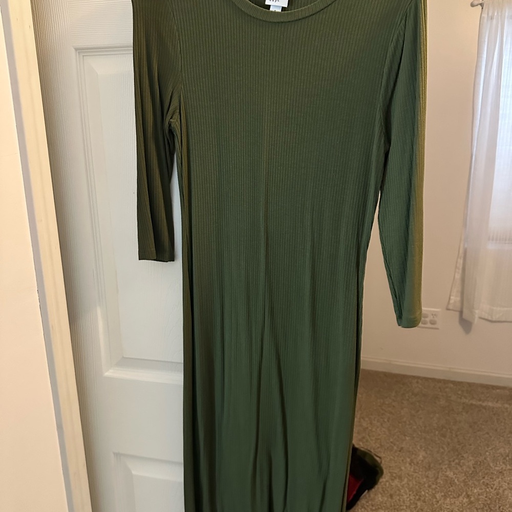 Elegant Green Ribbed Dress